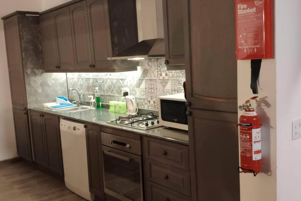 Rebak Place- A Bright & Charming Getaway Marsaskala Esterno foto